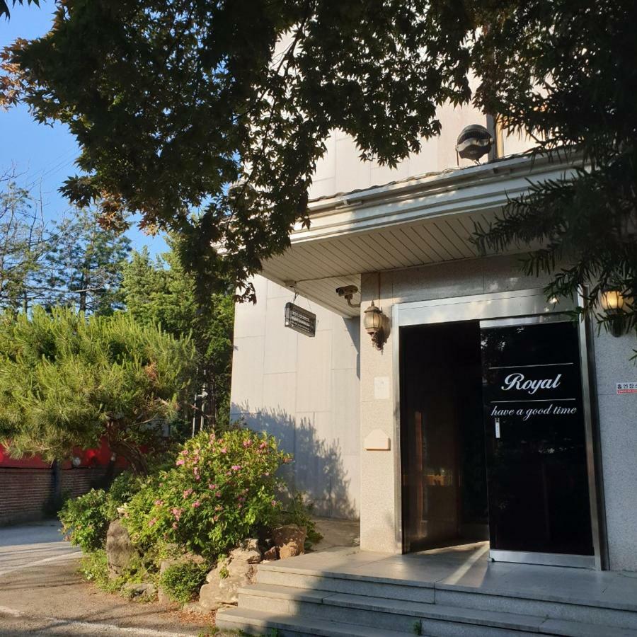 Pocheon Royal Hotel Buitenkant foto