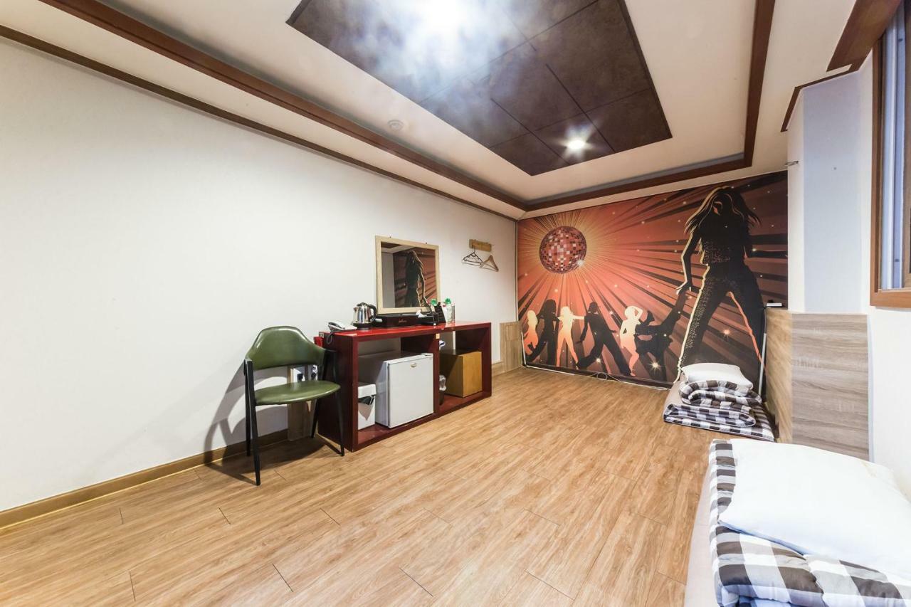 Pocheon Royal Hotel Buitenkant foto