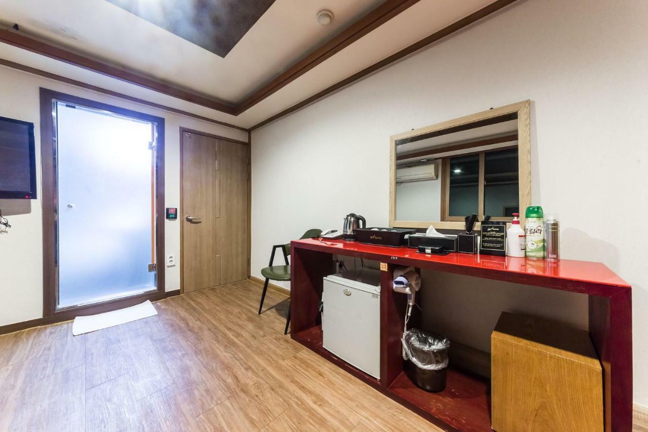Pocheon Royal Hotel Buitenkant foto