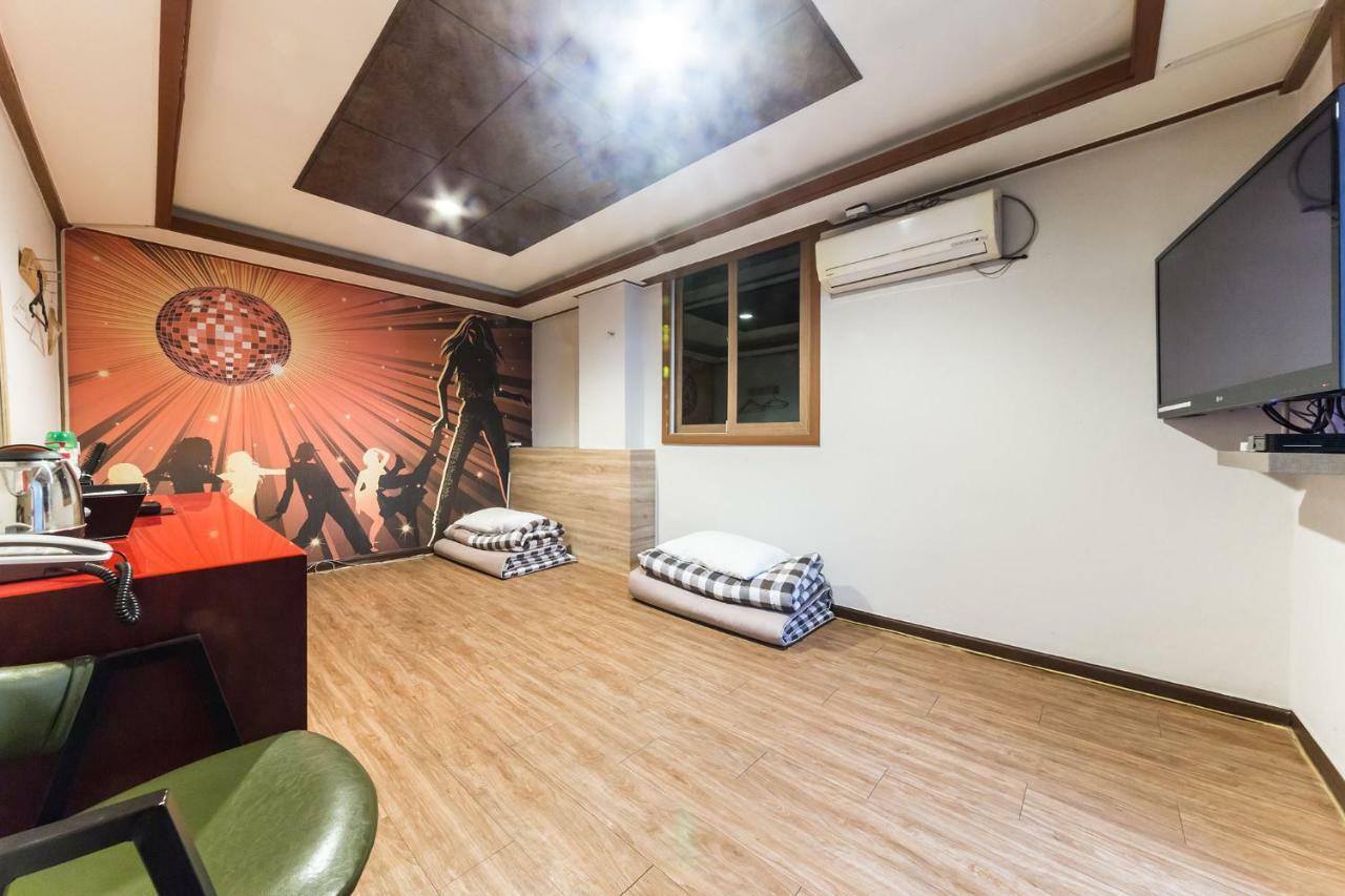 Pocheon Royal Hotel Buitenkant foto