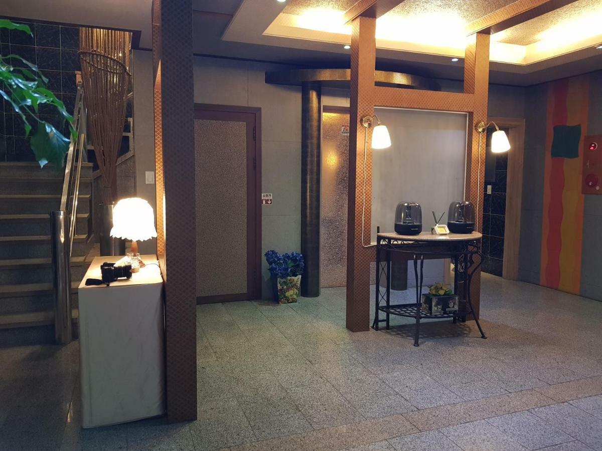 Pocheon Royal Hotel Buitenkant foto